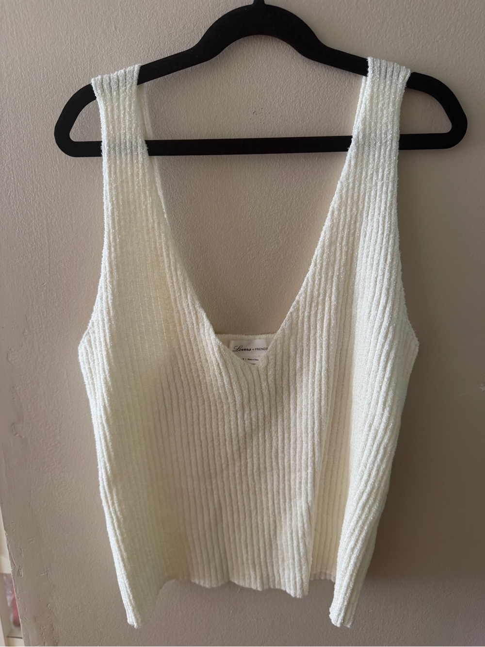 Lovers + Friends White Ribbed V-Neck tank
